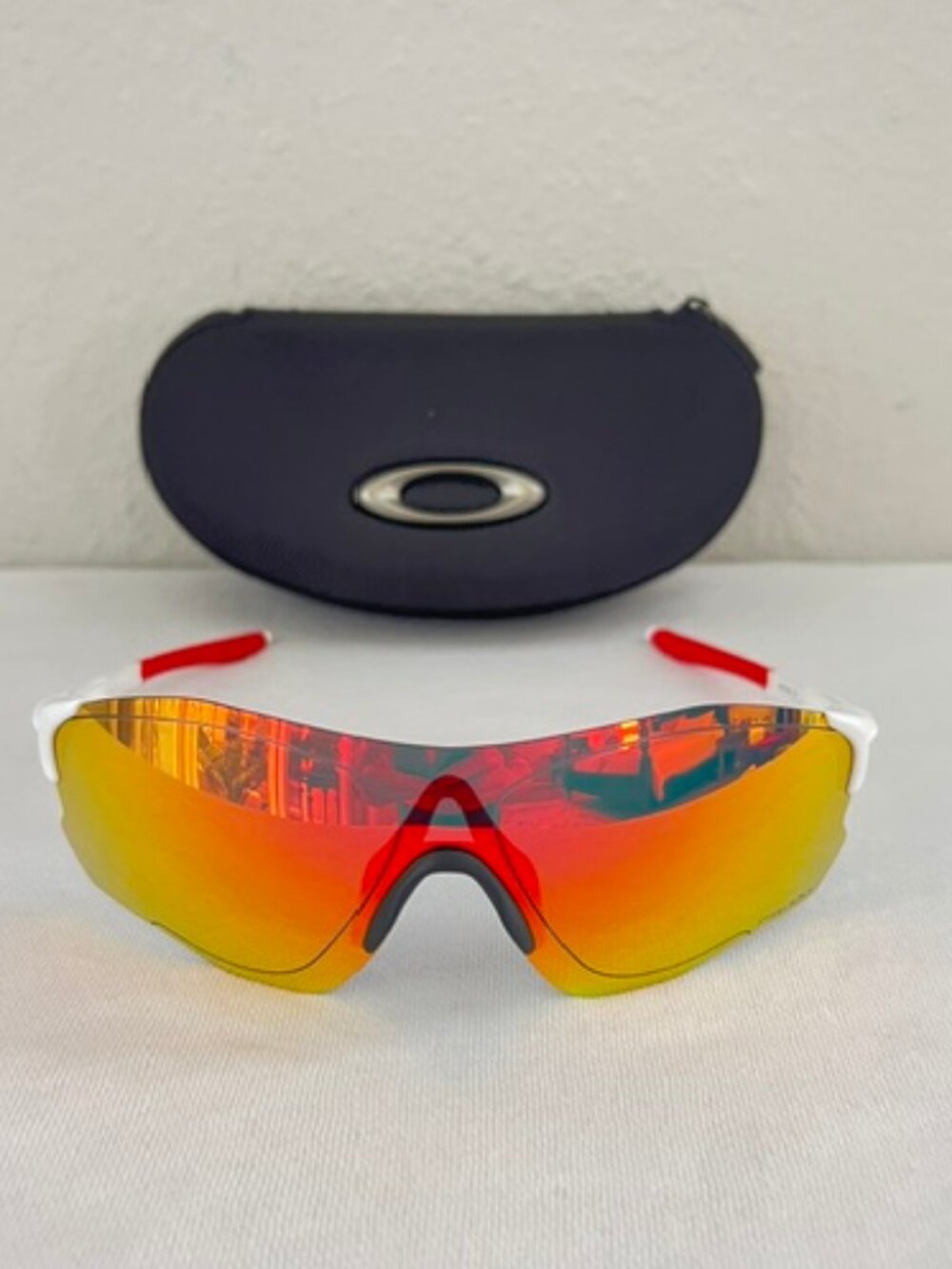 Oakley OO9313-0438 EVZero Path Unisex Sport-Casual Sunglasses (Size 138-125)